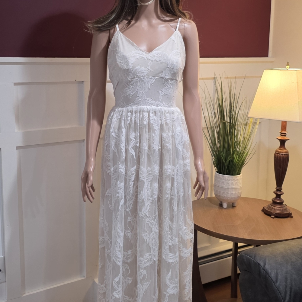 Elegant White Lace Dress